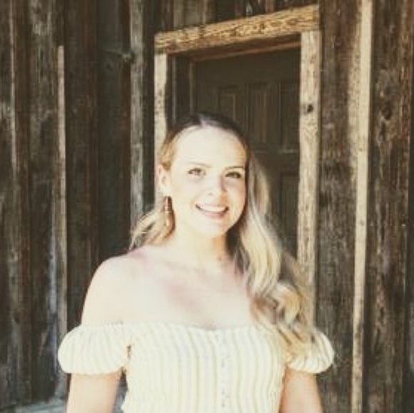 Meet your Posher, Kaylee - Picture 1 of 1